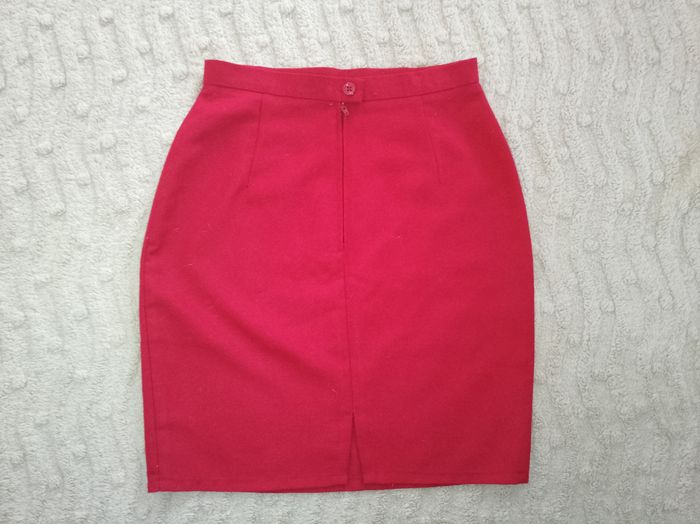 Jupe rouge - photo numéro 3