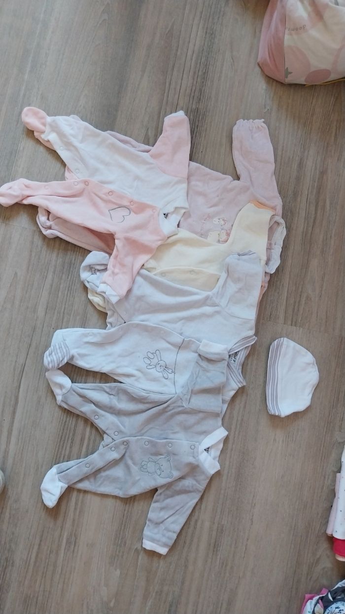 Lot vêtements bébé fille - photo numéro 4