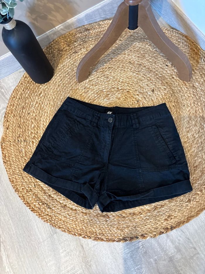 Short noir H&M femme taille 36 - photo numéro 2