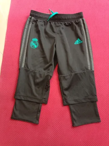 Short de foot Réal Madrid, Adidas Authentique Officiel taille enfant 8/10 ans