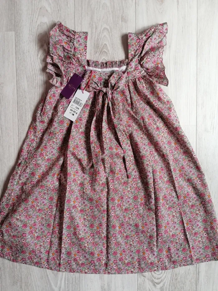 Robe liberty Amelie
Marque Cyrillus 
Taille 10 ans
Neuve étiquetée 
Prix magasin 94,90€ - photo numéro 5