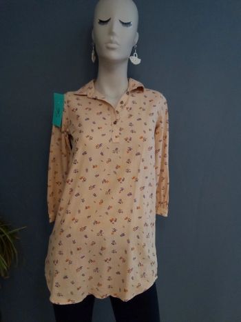 Chemise T34 ou robe fillette 7/8 ans