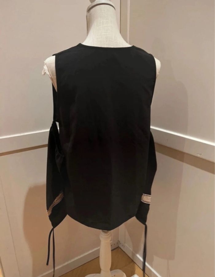 Blouse shein taille xl 44 noir et or épaules Dénudées - photo numéro 4