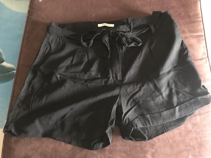 Short noire camaïeu taille 42 - photo numéro 2