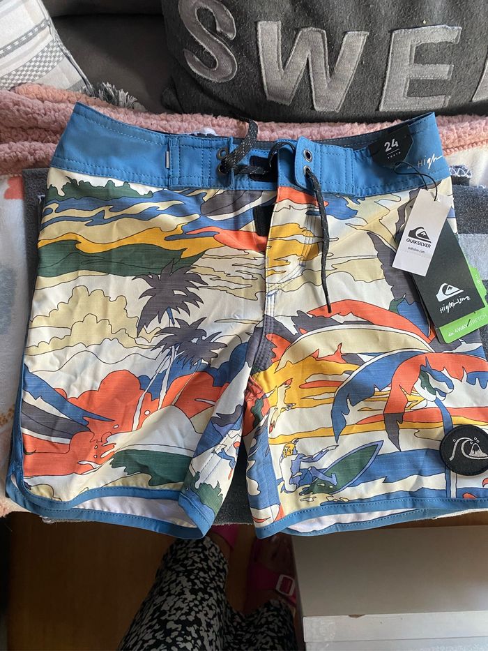 Short quicksilver 8 ans