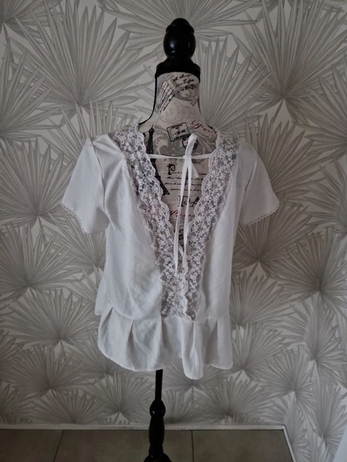 Jolie blouse manches courtes chic taille 40 - photo numéro 2