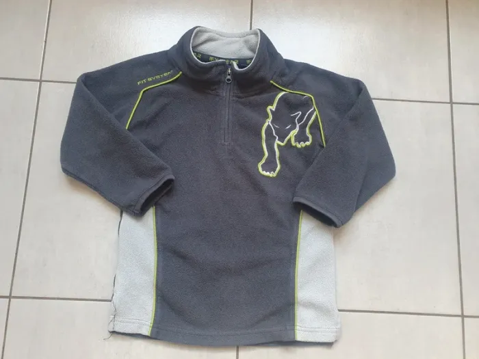 Pull polaire taille 3 ans