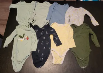 Lot de 8 bodies 6 mois