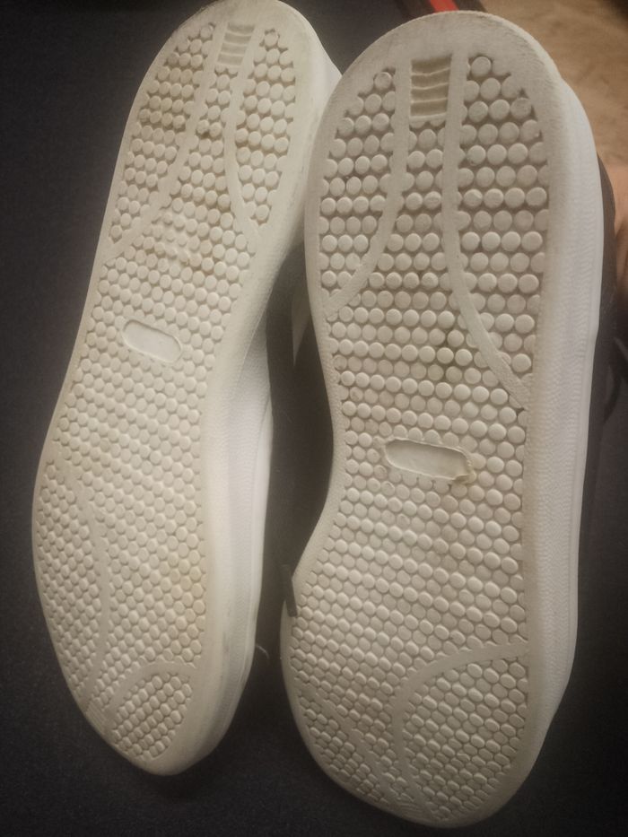 Baskets noires pointure 40 - photo numéro 2