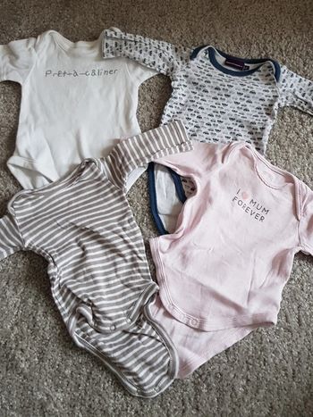 Lot de 4 body 1 mois