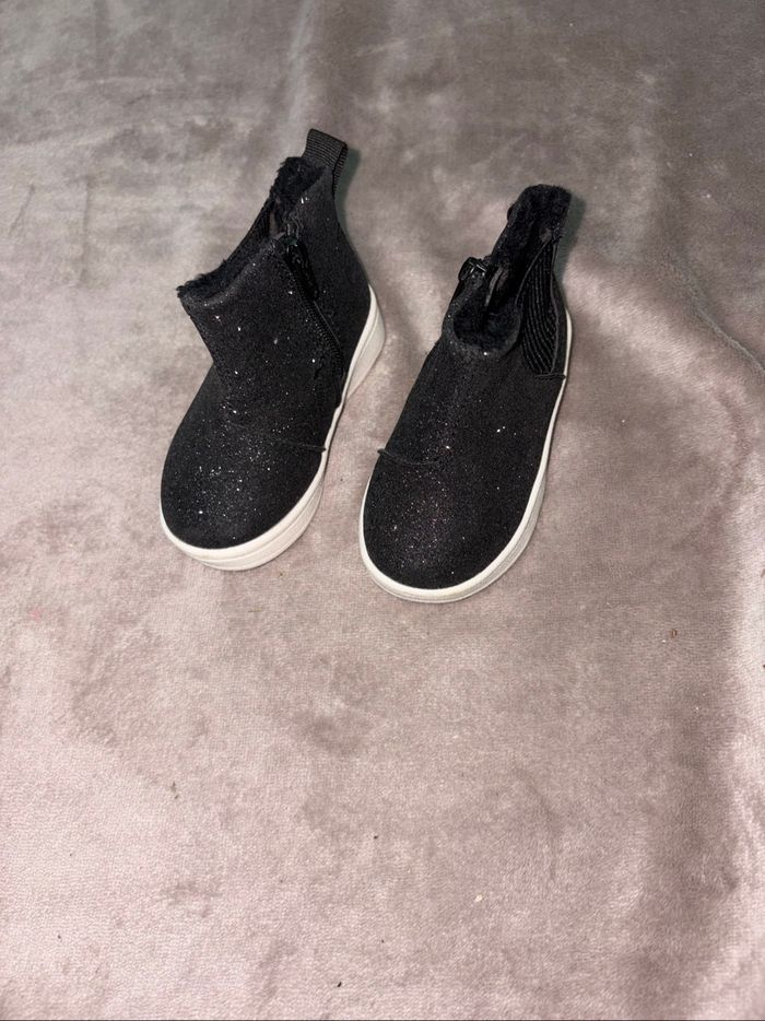 Bottines à paillettes noir taille 19 TEX baby en très bon état. - photo numéro 3