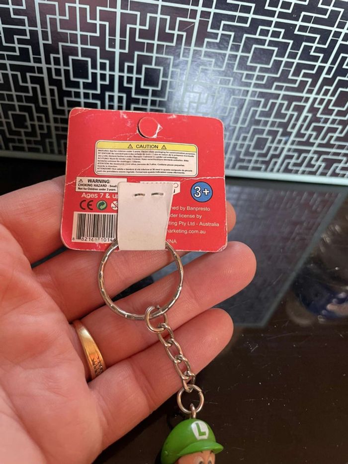 Figurine Porte-clés Sneakers Mario Bross Luigi License - photo numéro 5