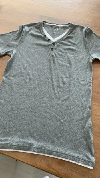Tee shirt