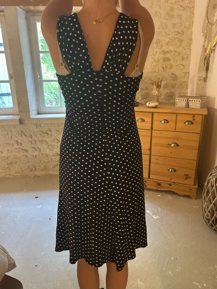 Robe noire à pois blanc - photo numéro 2
