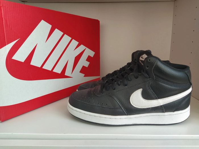 Basket montante noir et blanc Nike 36,5 - photo numéro 4