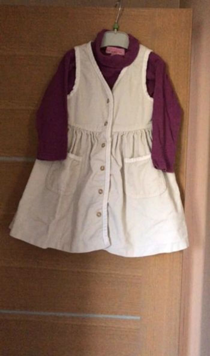Robe en velours + tee-shirt 2 ans
