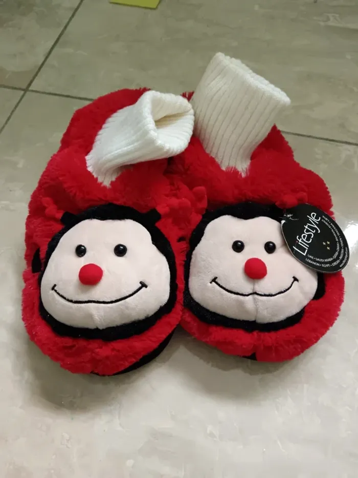 Chaussons femme coccinelle neuf taille 38