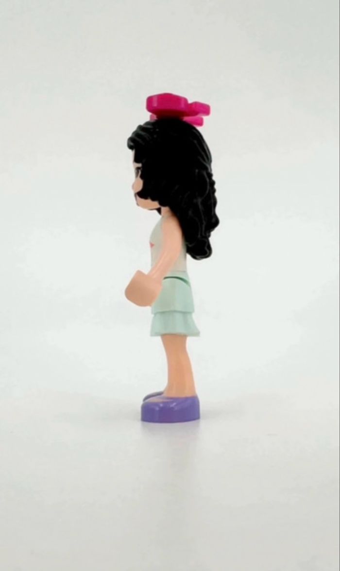 Lego Figurines Friends : Emma, noeud rose 🎀 dans les cheveux - photo numéro 2