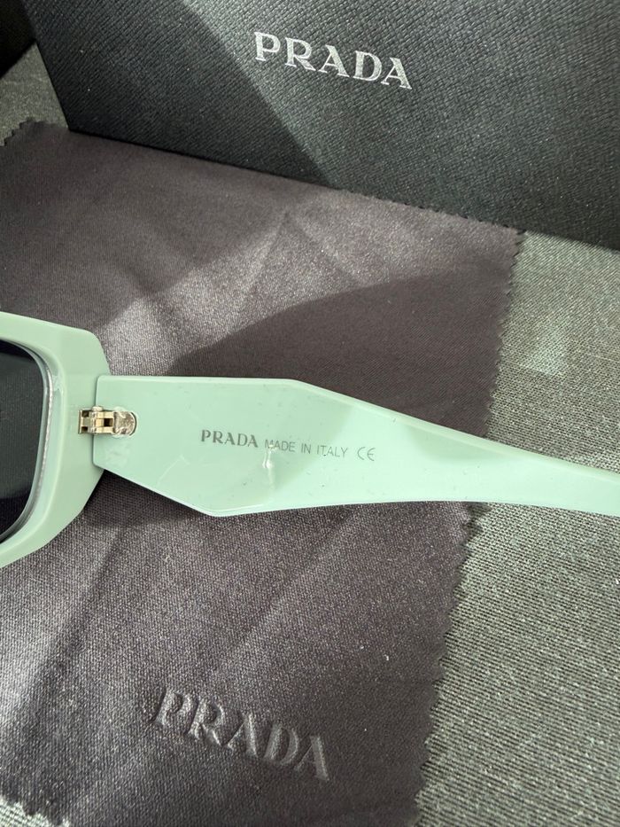 Lunettes de soleil PRADA - photo numéro 3