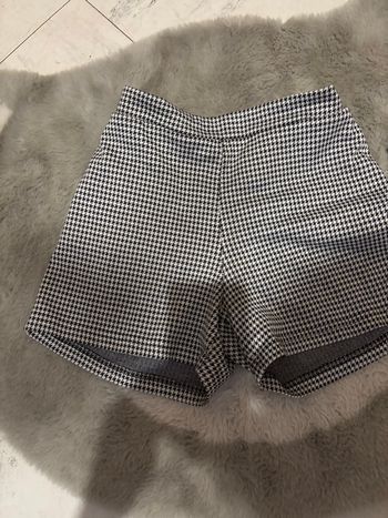 Short fille et femme