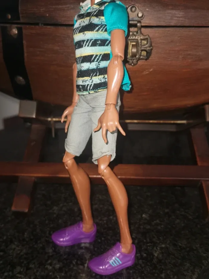 Poupée monster high Clawd wolf. - photo numéro 4