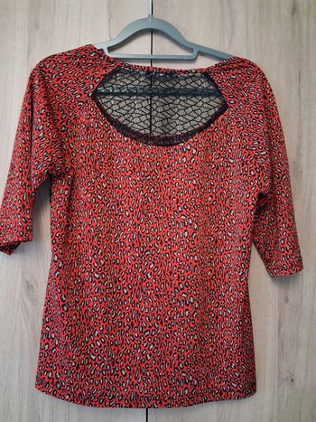 Petit haut rouge et noir