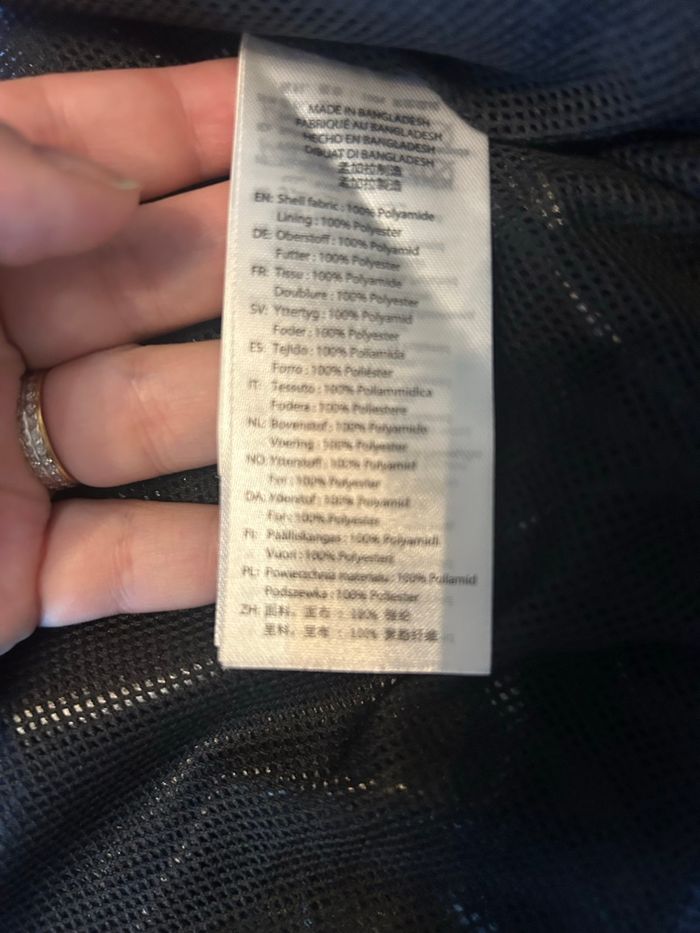 Veste de pluie imperméable très bon état pour garçon taille 6 ans couleur bleu marine - photo numéro 8