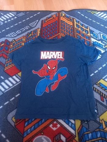 T-shirt spiderman 