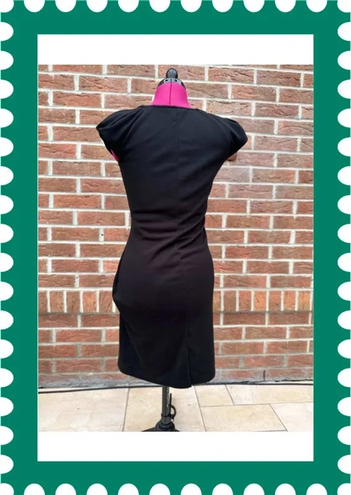 Petite robe noire promod taille M - photo numéro 2