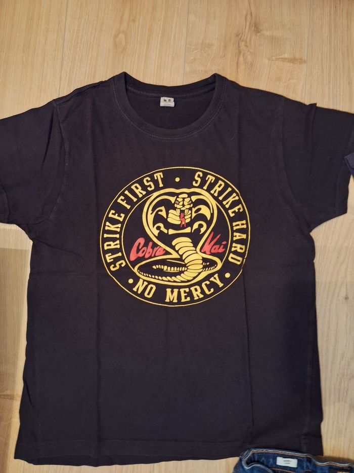 Jeans et 2 tee-shirts manches courtes 12 ans - photo numéro 3