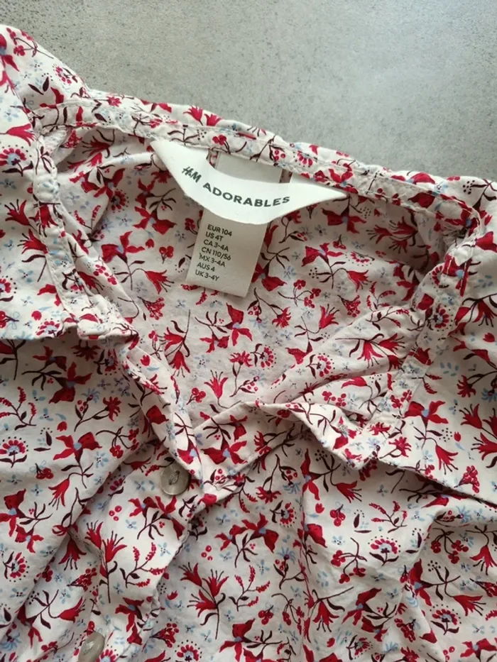 Chemise fleurs rouges H&M adorables 104cm manches longues - photo numéro 3