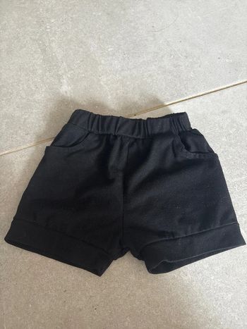 Short noir