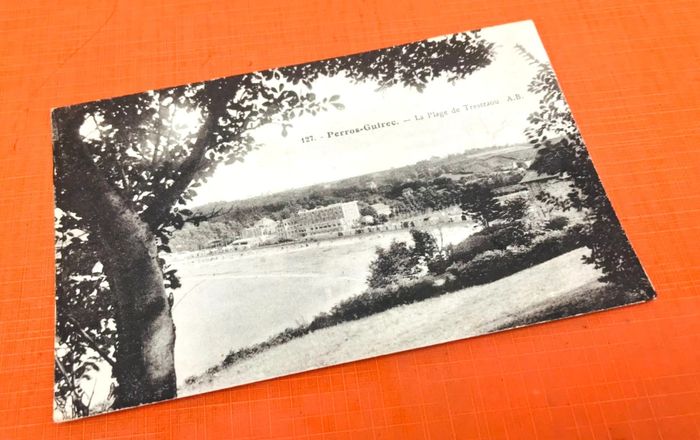 Carte postale Perros-Guirec (Côtes-d' Armor)  La Plage de Trestraou - photo numéro 2