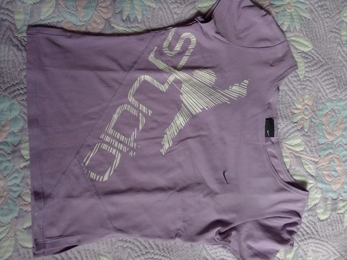 Tee-Shirt parme de Nike en 38-40