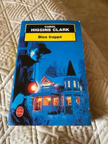 Livre Bien frappé Carol. Higgins Clark