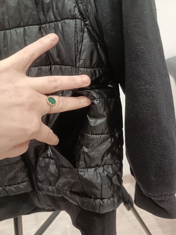 Veste noir à capuche 8 ans ( 128 cm ) - photo numéro 3