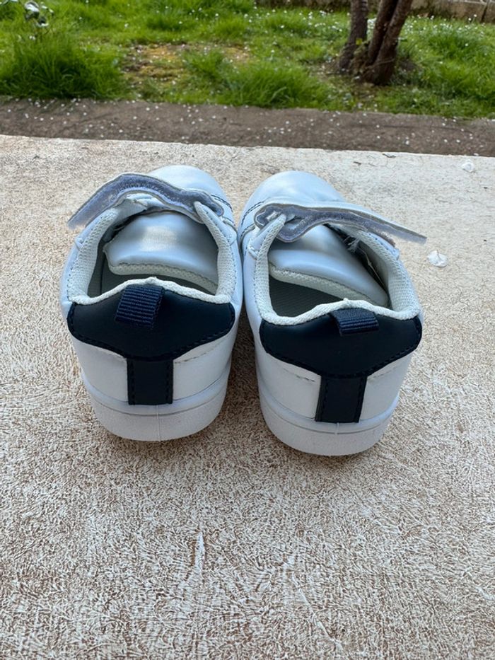 Baskets blanches - taille 23 - photo numéro 2