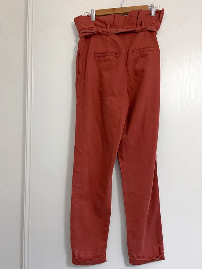 Pantalon neuf avec etiquette Camaieu, ceinture dorée - photo numéro 7