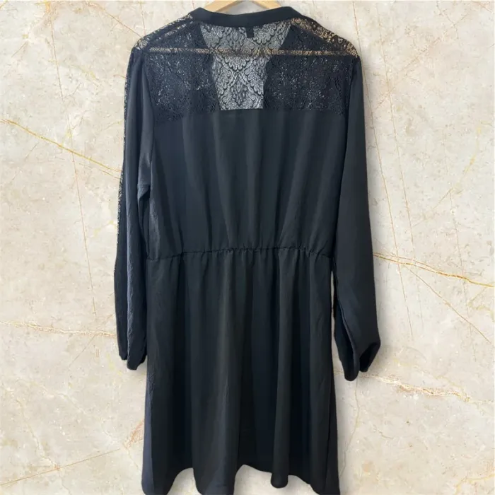 Robe noire - photo numéro 2