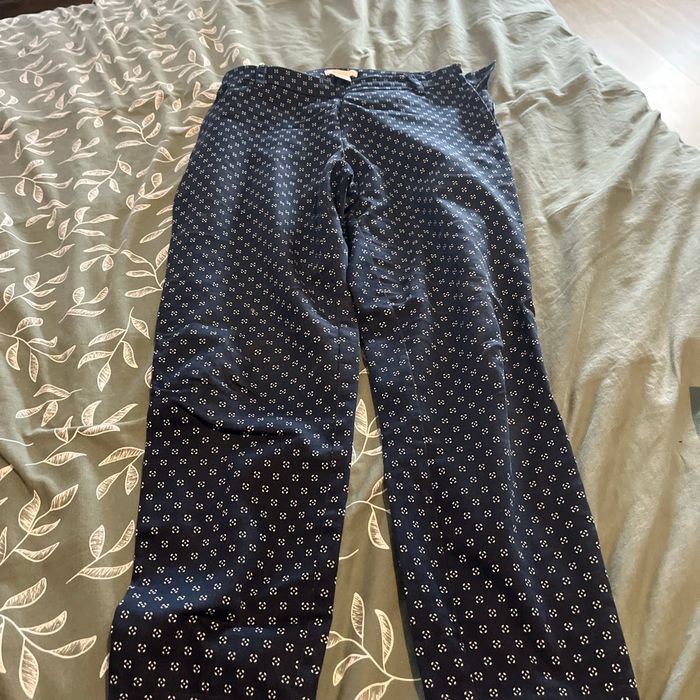 Pantalon .