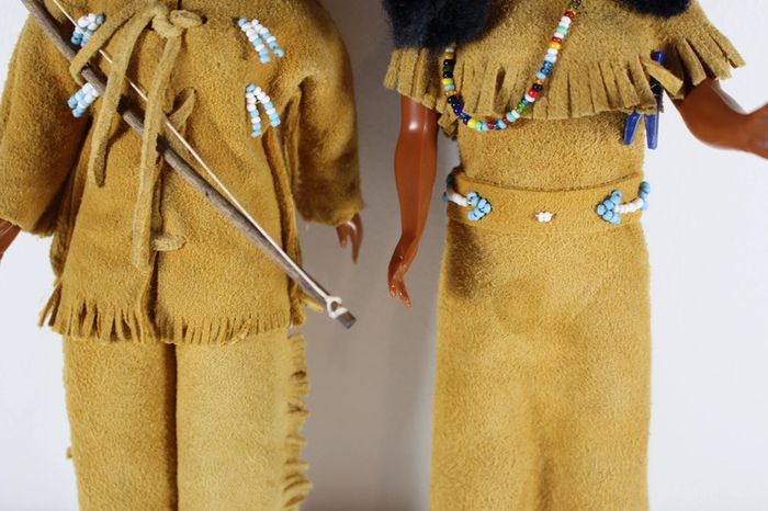 Carlson Dolls American Native Ancienne poupée lot de 2 avec accessoires. - photo numéro 5