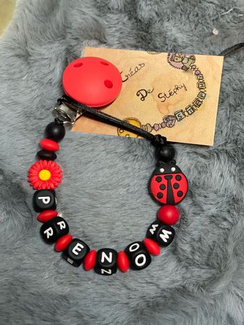 Attache tétine personnalisée coccinelle