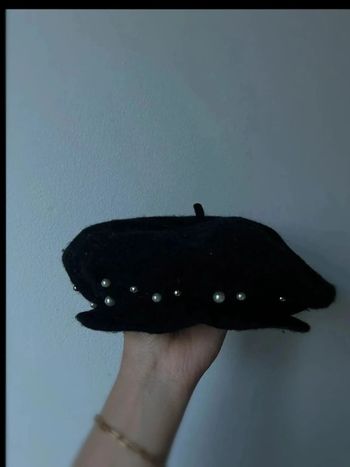 Beret noir à perles