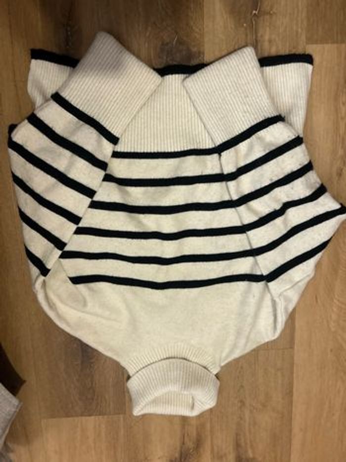 Pull col roulé rayé blanc cassé et noir Bershka - photo numéro 4