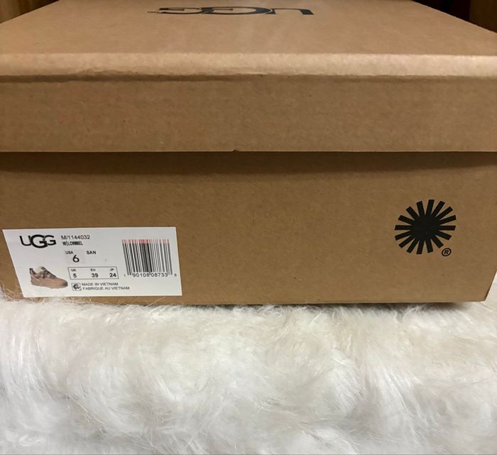 Ugg lowmel beige taille 39 - photo numéro 3
