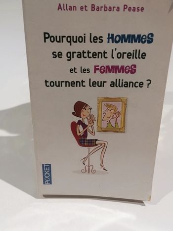 Livre pourquoi les hommes se grattent l oreille et les femmes tournent leurs alliance ? 📗