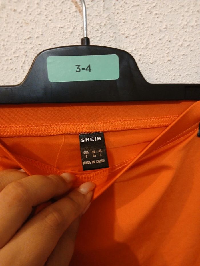 Jupe courte /élastique orange " shein" taille s - photo numéro 2
