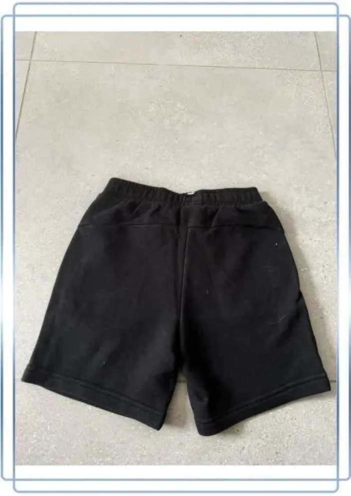 Short puma 9/10 ans, très bon état - photo numéro 3