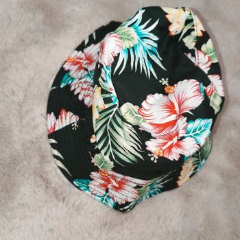 Bob Noir à Motifs Fleurs – Taille Unique