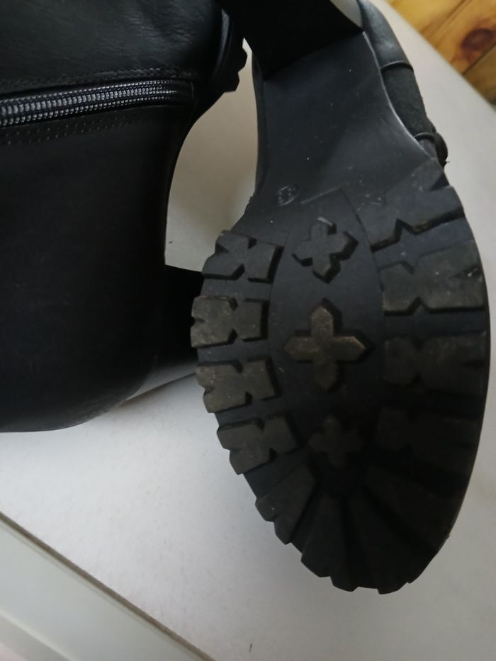 Bottines noires à talon - photo numéro 2